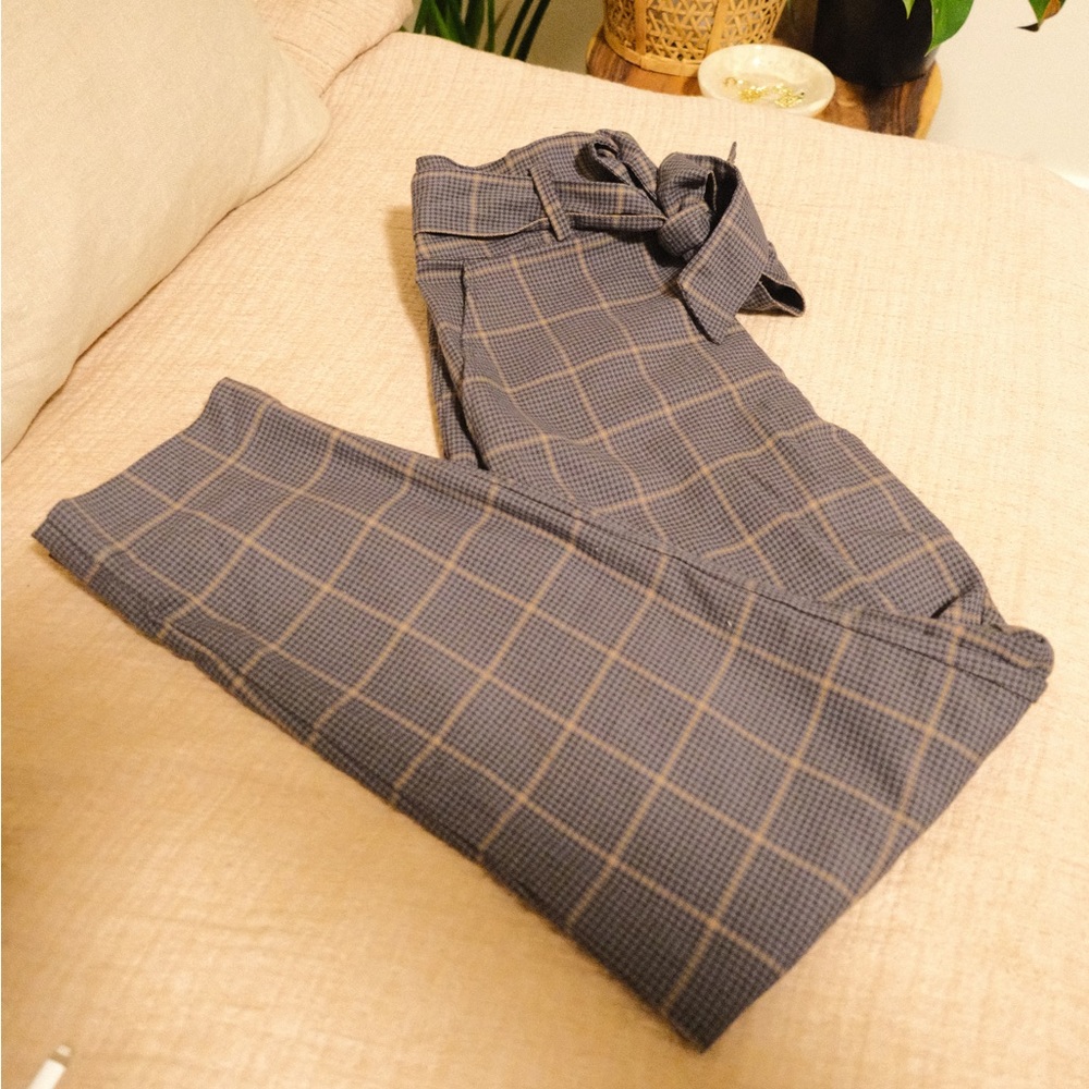 Abercrombie & Fitch 
Tapered Pant Trousers
